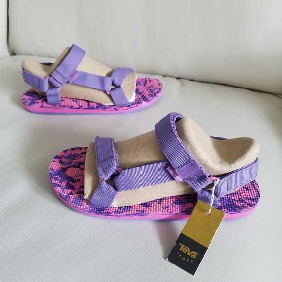 teva junior sandals